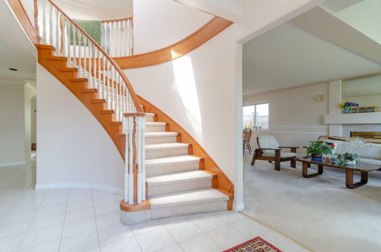 Great Guest Suite In A Gorgeous House New Westminster Eksteriør bilde